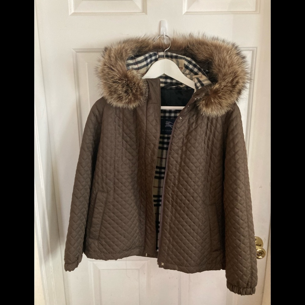 Women’s Burberry quilted jacket with fur hood size xs